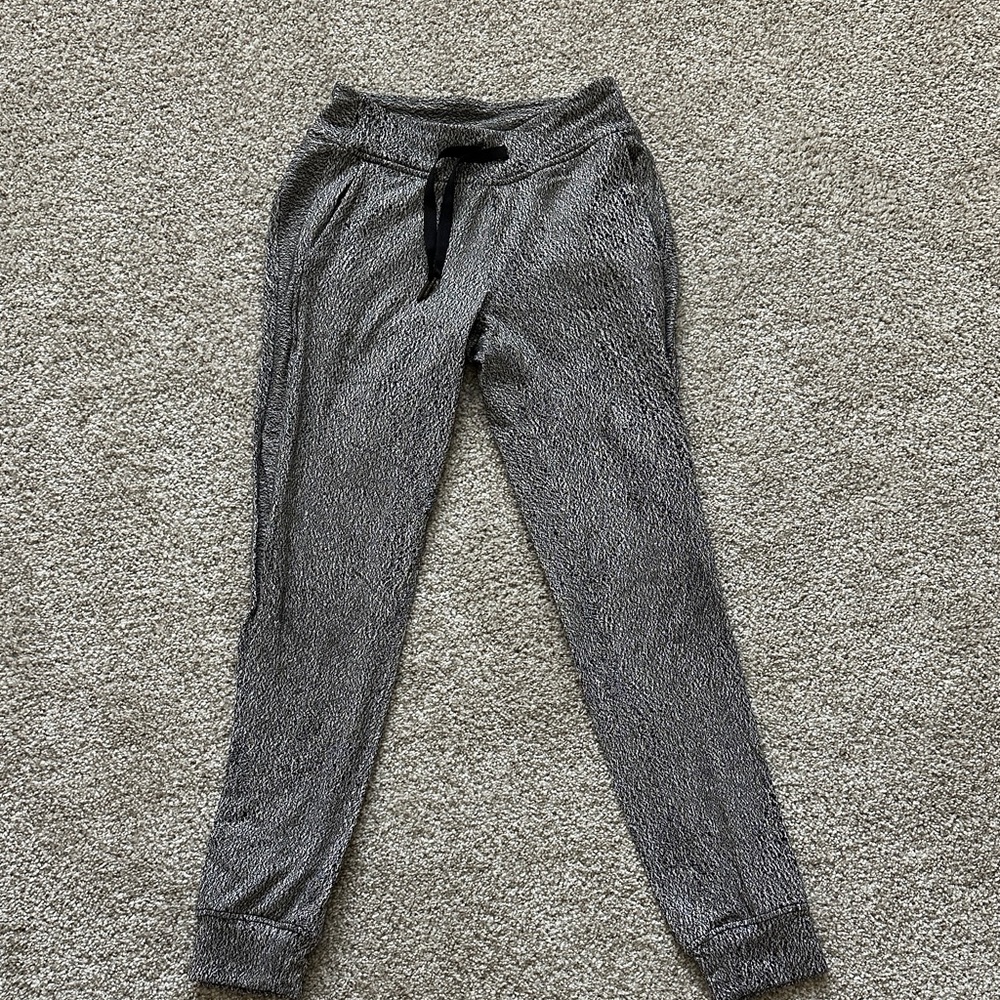 LULULEMON Black& Gray Patterned Jogger Pants with Black Drawstring